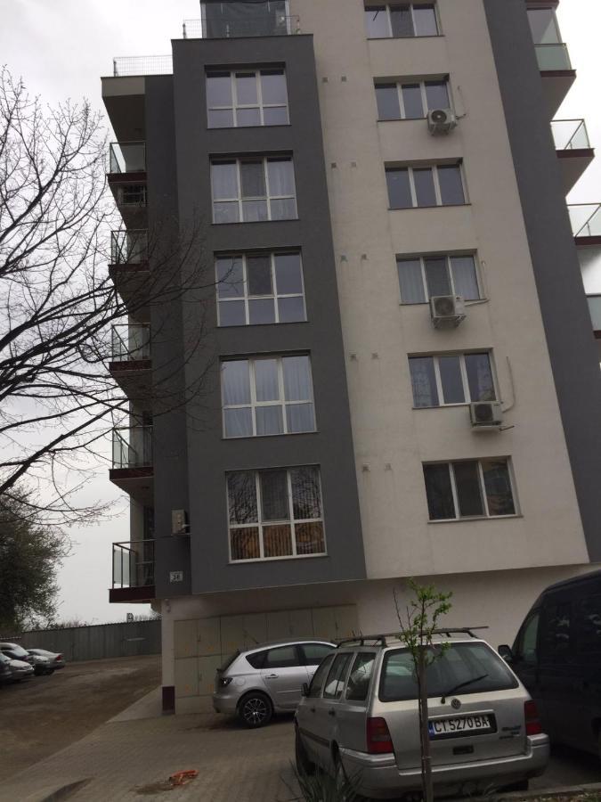Уютен Нов Апартамент - Стара Загора С Две Спални Daire Dış mekan fotoğraf